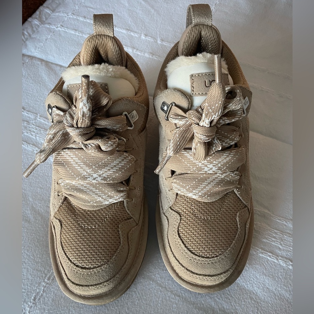 Women’s UGG Lowmel Sneaker Boot 8